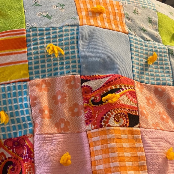 Large vintage patchwork quilt - Picture 3 of 8